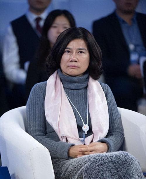新澳2025天天正版资料和董明珠谈格力拒贴牌与董明珠接手格力的时候,格力情况